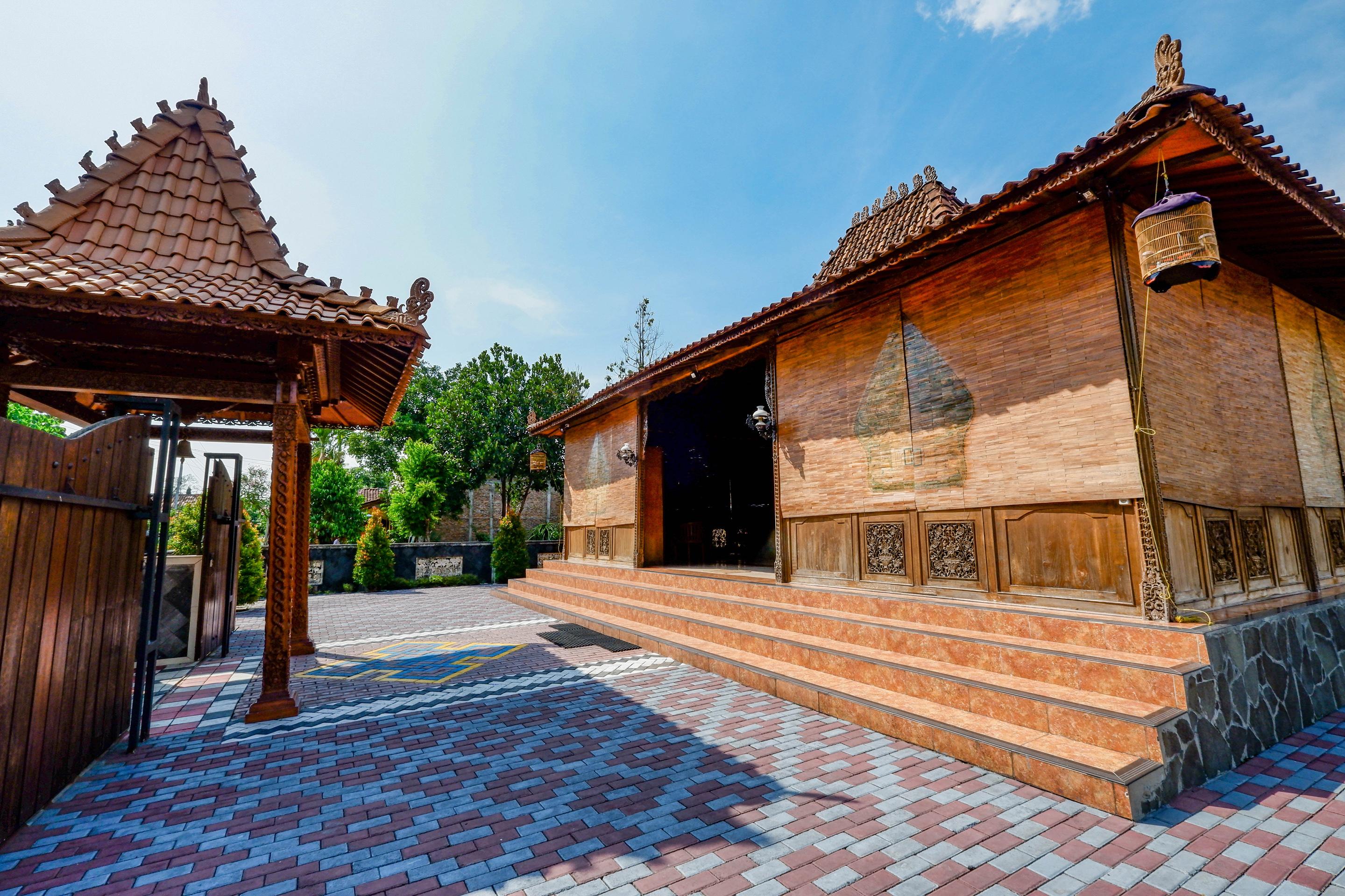 Oyo 2327 Pagsis Village Klaten Екстериор снимка