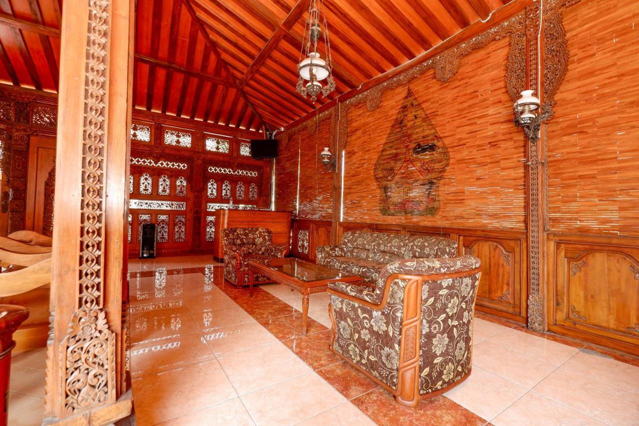 Oyo 2327 Pagsis Village Klaten Екстериор снимка