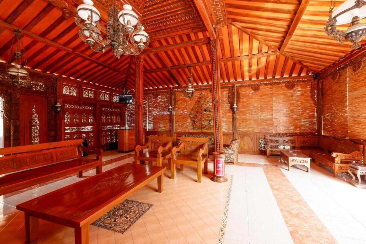 Oyo 2327 Pagsis Village Klaten Екстериор снимка