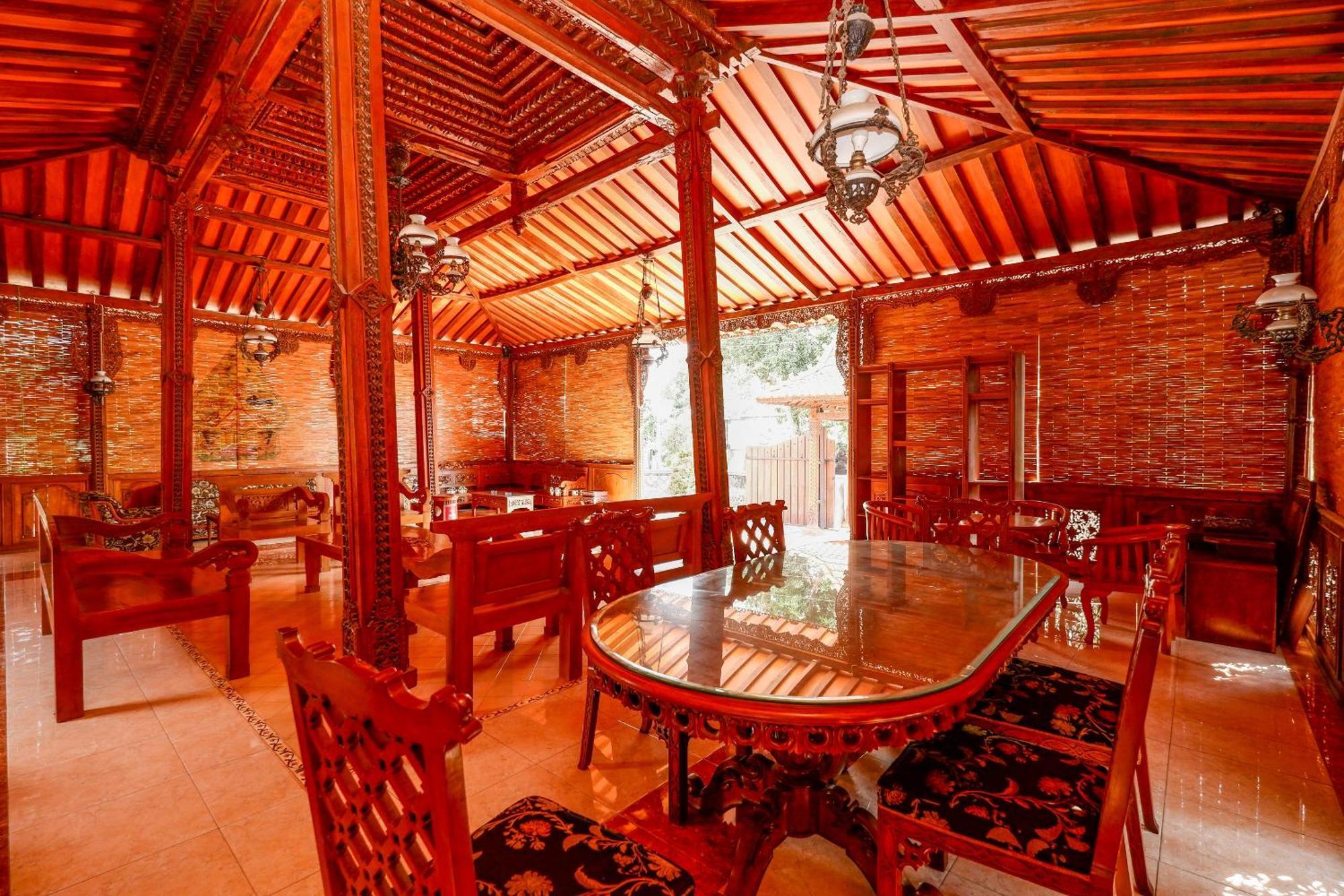 Oyo 2327 Pagsis Village Klaten Екстериор снимка