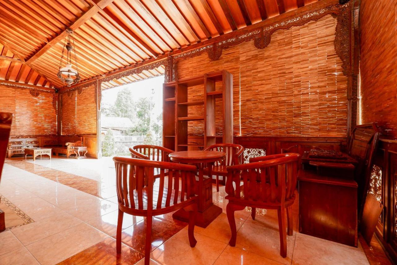Oyo 2327 Pagsis Village Klaten Екстериор снимка